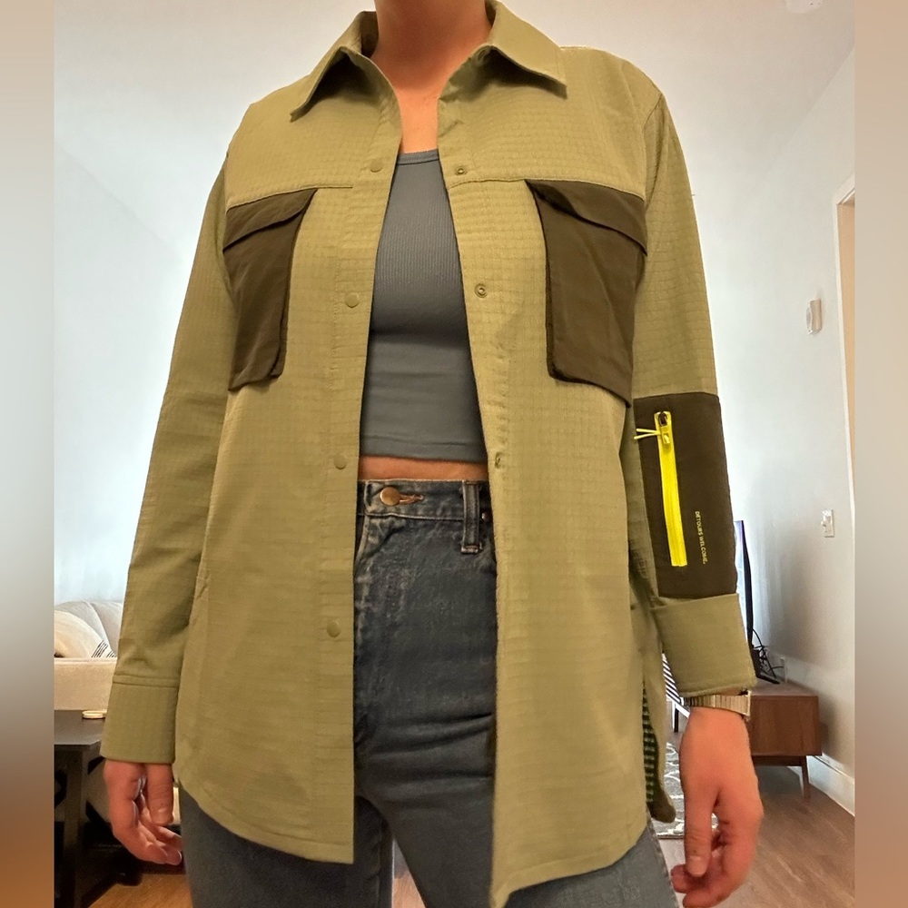Lululemon hiking over shirt